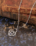 Collana corta con sfere in acciaio - Lucchetto cuore traforato