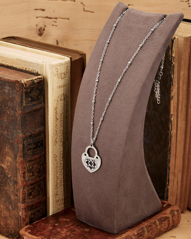 Collana corta con sfere in acciaio - Lucchetto cuore