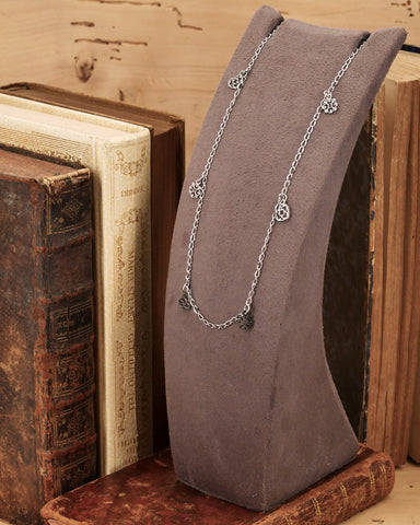 Collana girocollo in acciaio con 6 mini pendenti Cuore e Fiore gotico