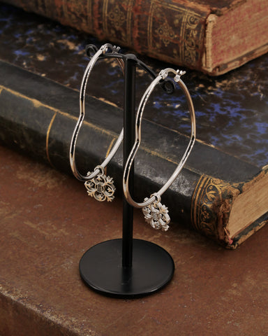 Orecchini cerchio "cuore" in acciaio - Fiore gotico