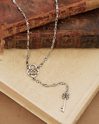 Collana stile rosario in acciaio - Lucchetto cuore traforato e Chiave fiore gotico